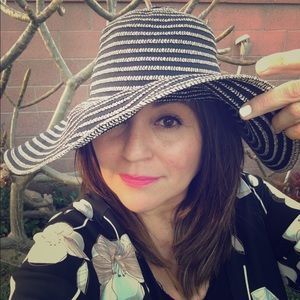 Calvin Klein sun hat